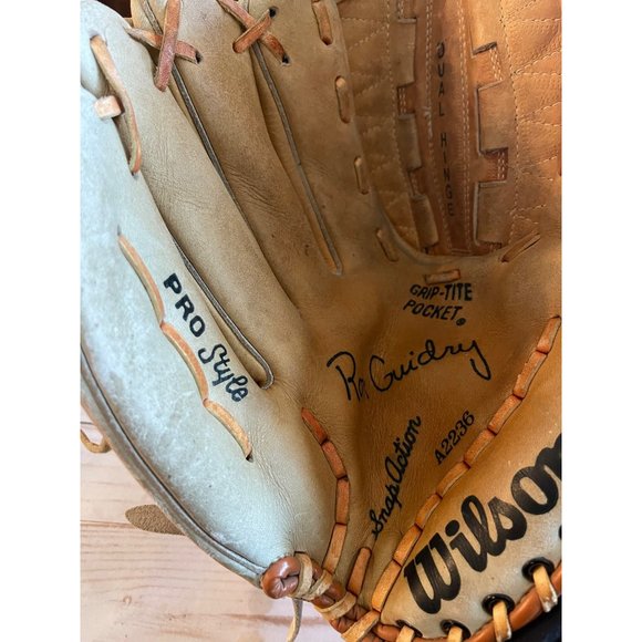 Wilson A2234 Pro Style Ron Guidry Baseball GloveDua Hinge Web LHT - Picture 8 of 11